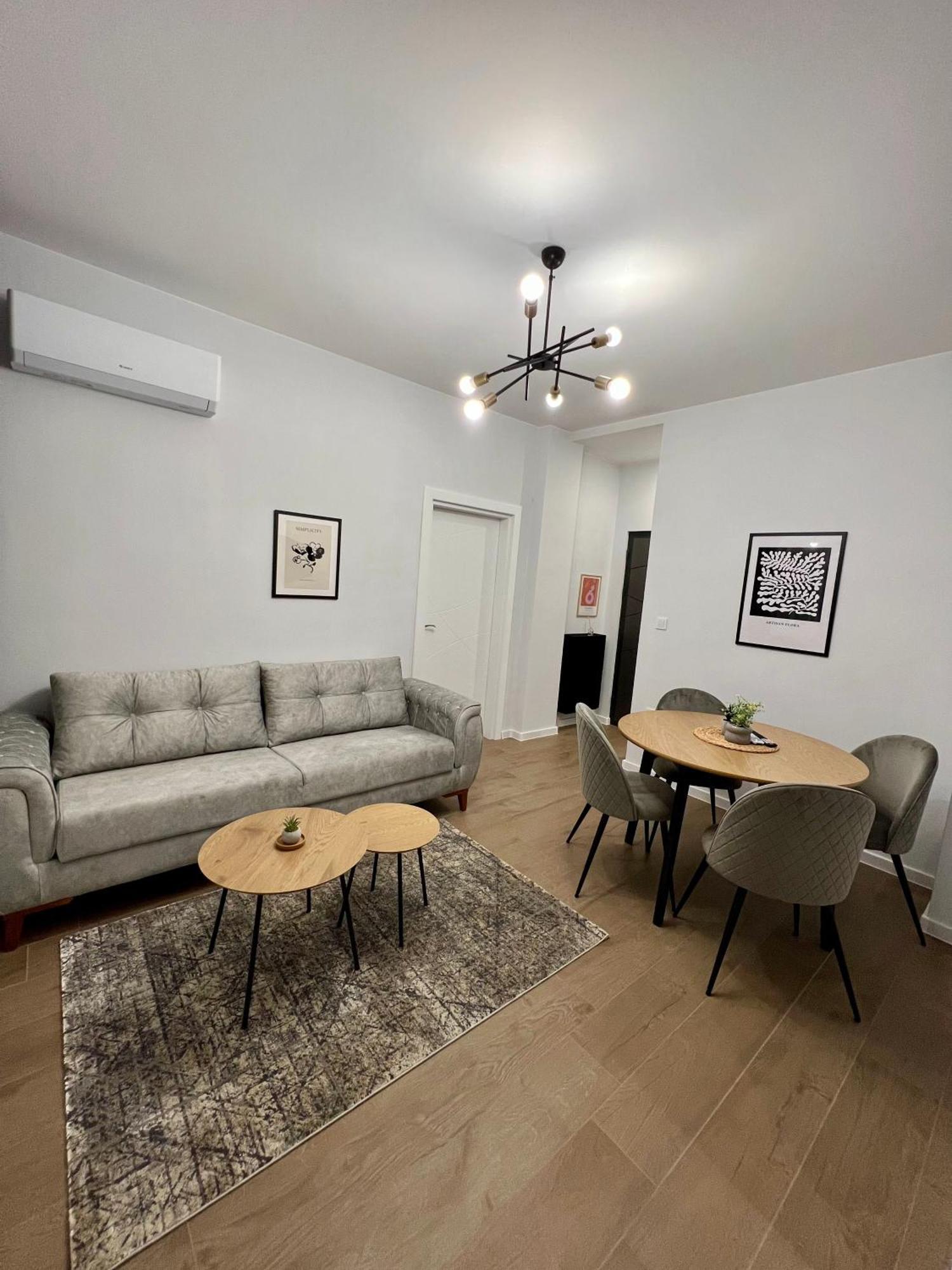 Vanquish Central Apartment Varna Ngoại thất bức ảnh