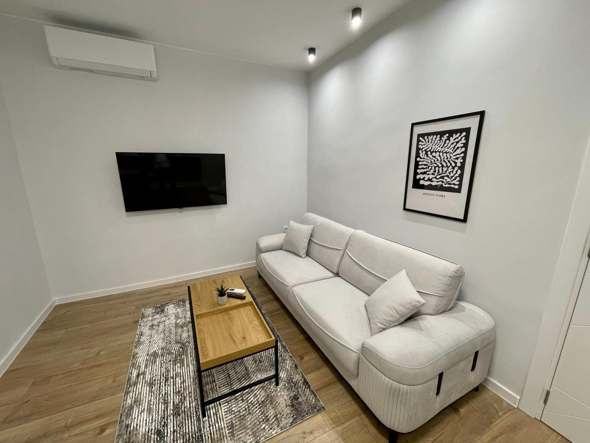 Vanquish Central Apartment Varna Ngoại thất bức ảnh