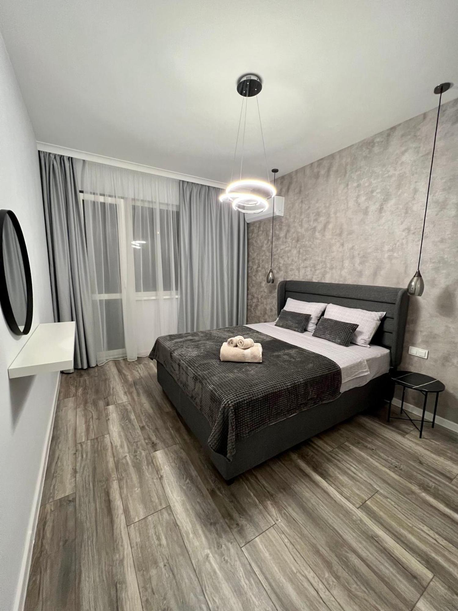 Vanquish Central Apartment Varna Ngoại thất bức ảnh